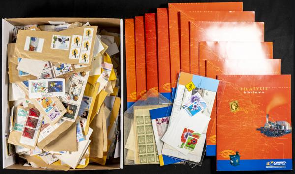 940 | Lots and Collections