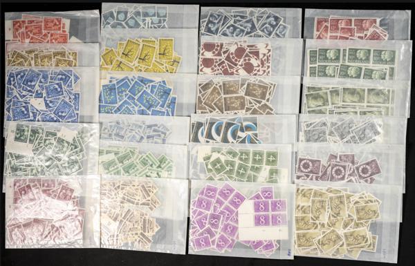 492 | Netherlands. Sets and stamps stock