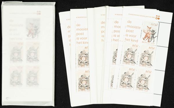 559 | Netherlands. Sets and stamps stock