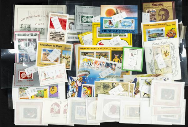 733 | Lots and Collections