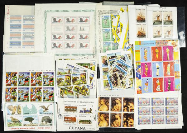 736 | Lots and Collections