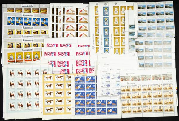 758 | Lots and Collections