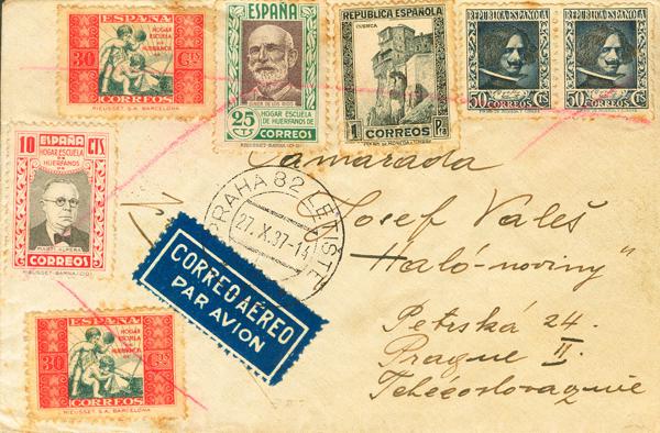 832 - <i class="far fa-envelope"></i>  738(2), 673. 1937. 50 cts azul, dos sellos, 1 pts pizarra y cuatro sellos de Beneficencia. Dirigida a PRAGA (CHECOSLOVAQUIA). En el frente y al dorso llegada. MAGNIFICA. - 65€