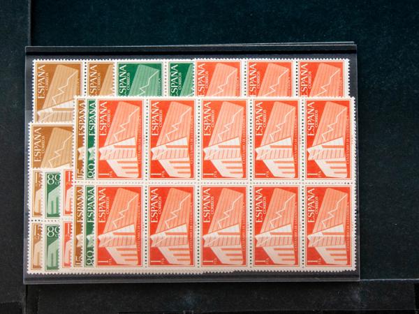 124 | Spanish Collection. Sets and stamps stock